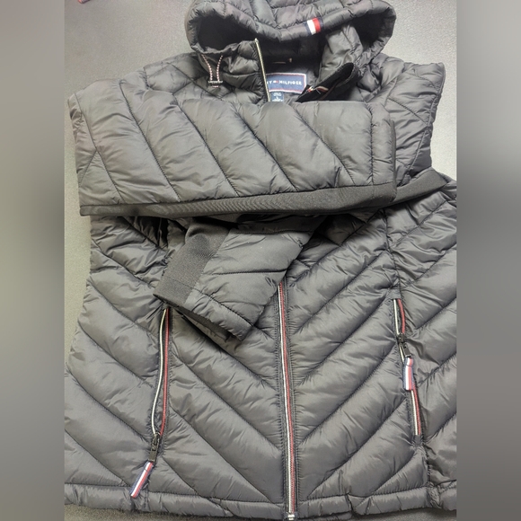 Tommy Hilfiger Quilted Black Hooded Jacket Size Large - Picture 10 of 12